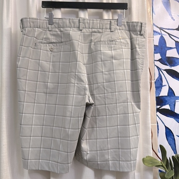 Men’s Nike Golf Gray Plaid Polyester & Spandex Athletic Golf Shorts Size 40 - Picture 4 of 6